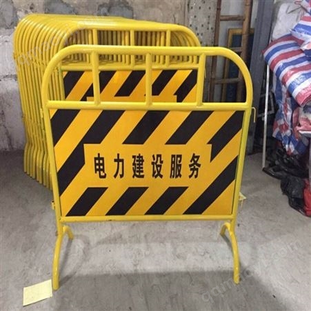 双路四川专业生产304不锈钢铁马护栏 304不锈钢铁马护栏 活动临时铁马护栏围挡供应商304不锈钢铁马护栏采购